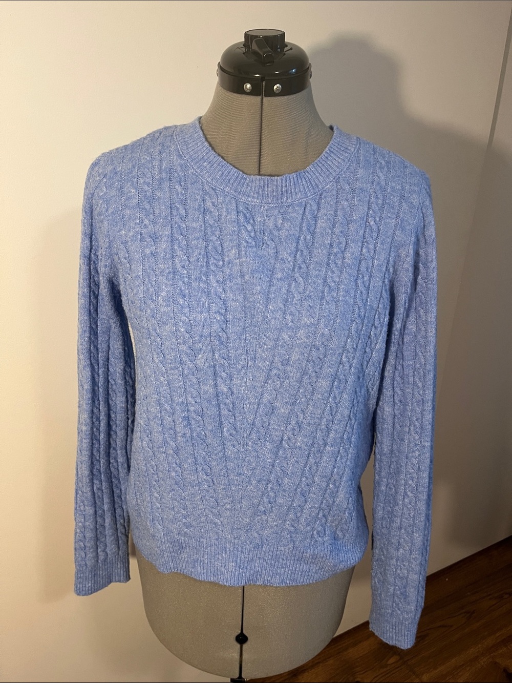 kathy ireland Light Blue Cable-Knit Crewneck Sweater - Men